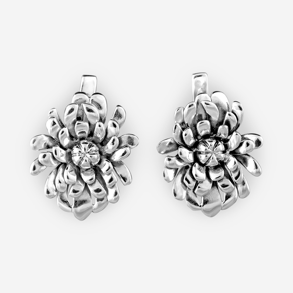 Aretes de plata en óxido con flores Aster y cierre de palanca.