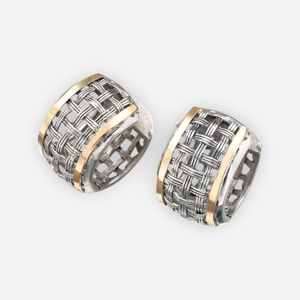 Aretes con diseño enrejado hechos a mano de plata .925 y oro de 14k con cierres huggie.