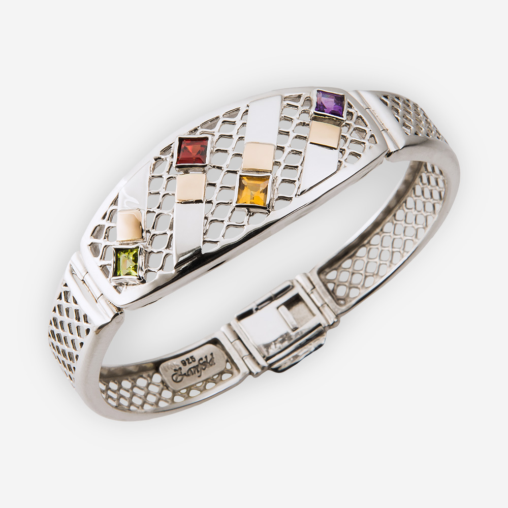 Brazalete de plata ley .925 con diseño de malla, y motivos en oro de 14k en relieve y cuatro piedras facetadas multicolores