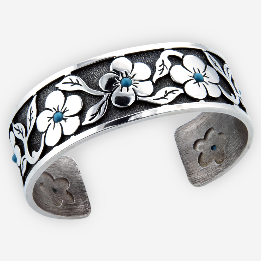 Brazalete de plata con figuras florales está hecho de plata fina .925.