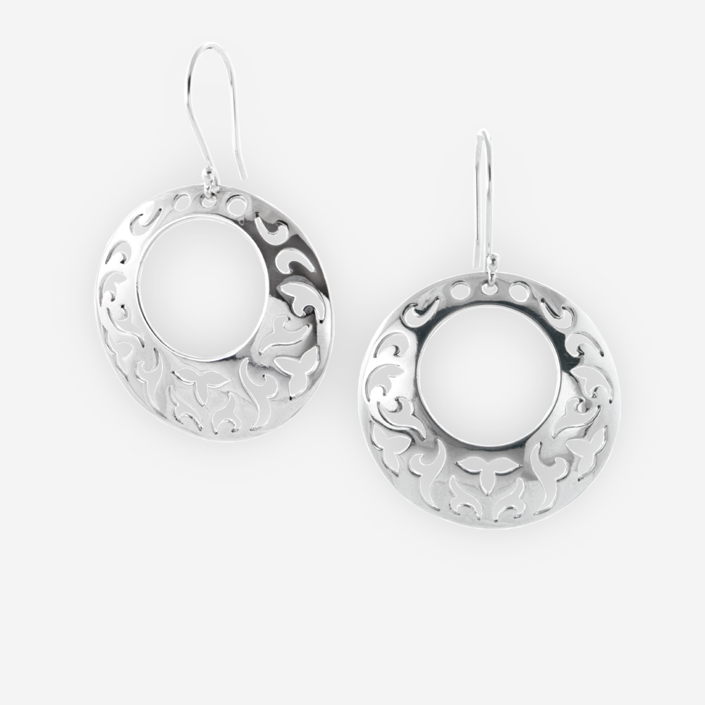 Aretes móviles de Plata, con diseño de disco y calados finamente.