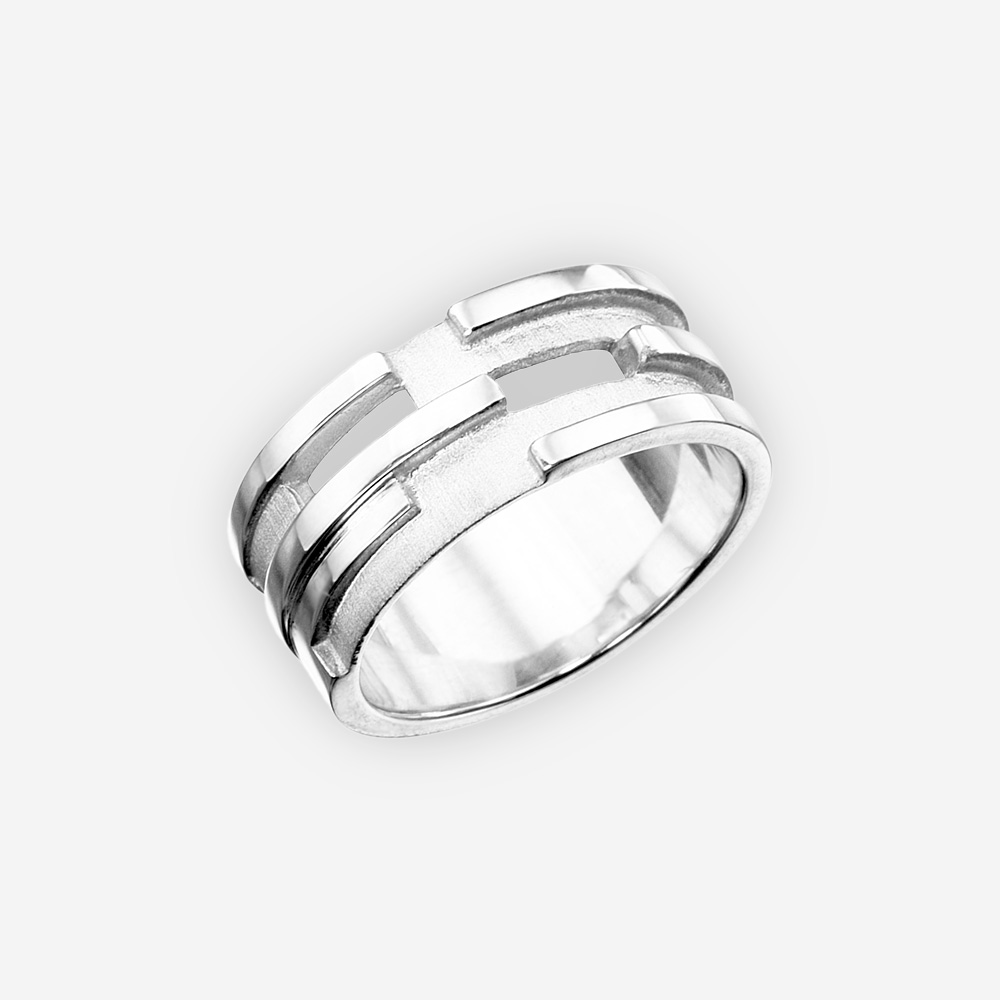 Brillante anillo de plata unisex con acabados pulidos y texturizados.