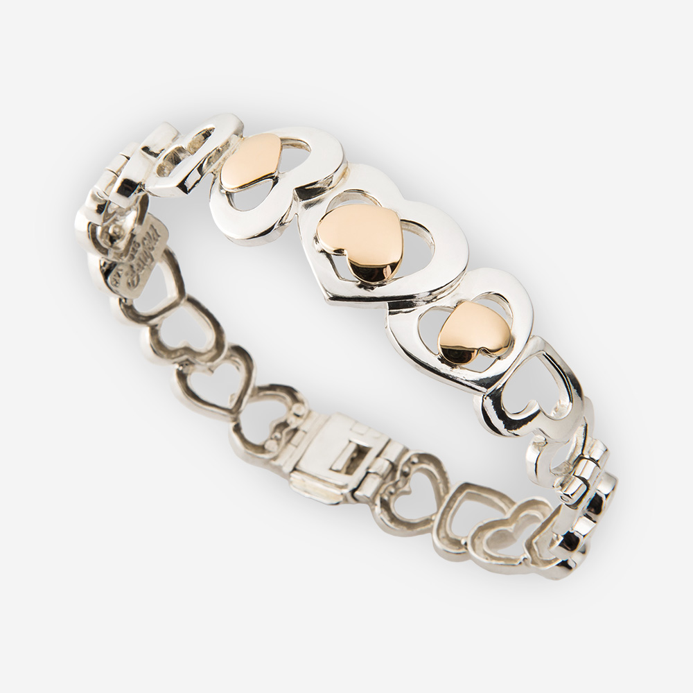 Pulsera de corazón de plata con preciosas dos tonos de corazones enlazados.